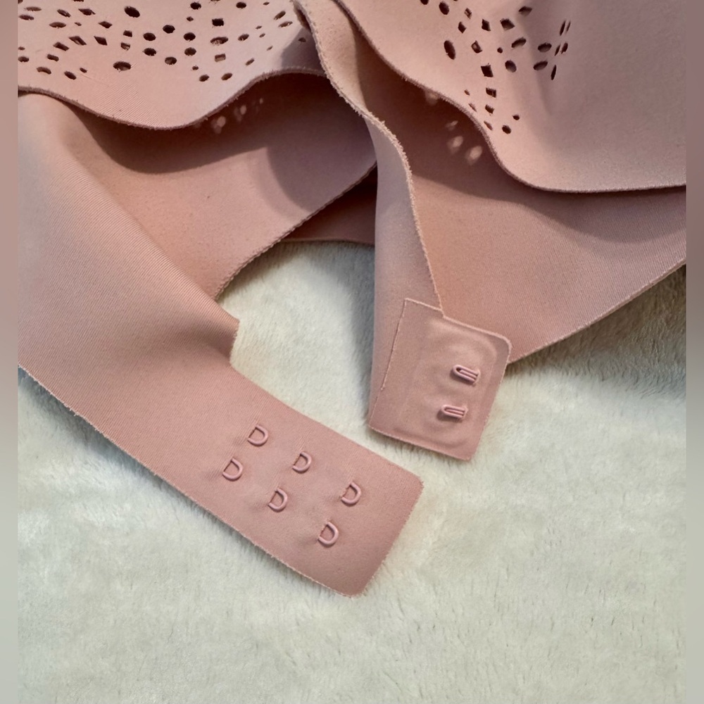 Victorias Secret Sport Angel Max Support Sports Bra light pink 34C - Picture 6 of 8